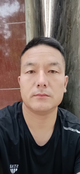 寻亲：侯国伟