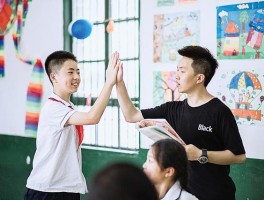 画家张启爱作品多少钱(画家张启兰的画多少钱)-画家张启爱联系方式