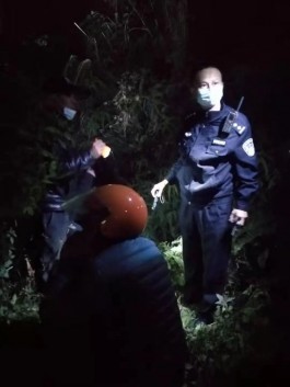 七旬老人跨年夜走失！龙华警方搜寻一天一夜成功找回