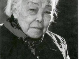 她是近现代女书法家第一人，威望超过周慧珺，网友：当代女王羲之:书法家王陆